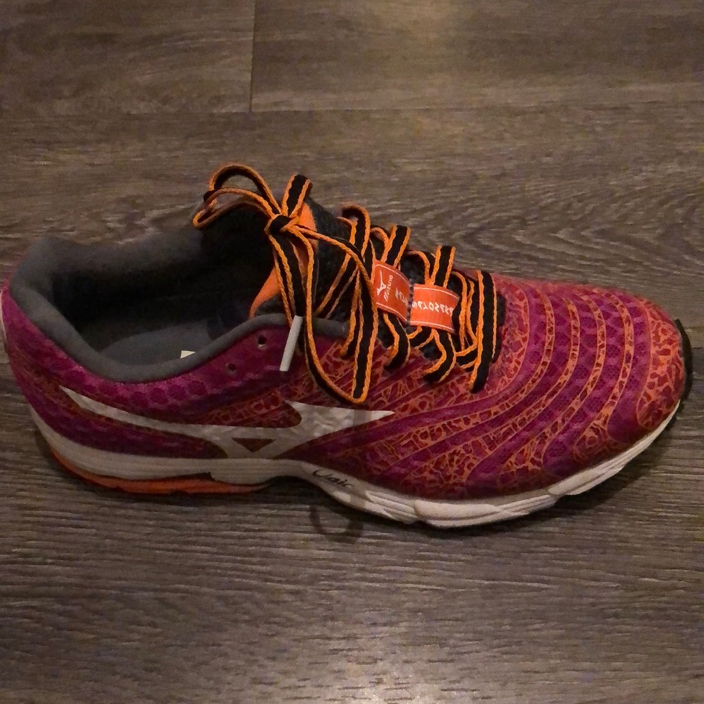 Mizuno women shoes size 6.5
